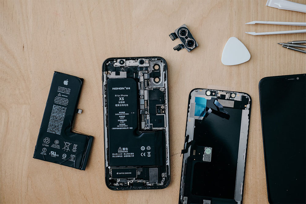 Значението на оригиналните части при ремонта на смартфони - производител